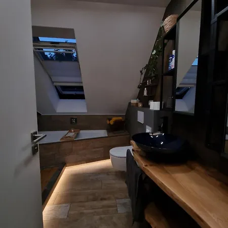 Loft Mit Whirlwanne - Stadtnah! Apartmán *