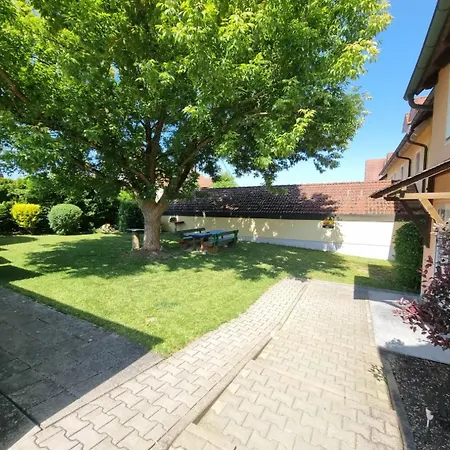 Loft Mit Whirlwanne - Stadtnah! Apartment *